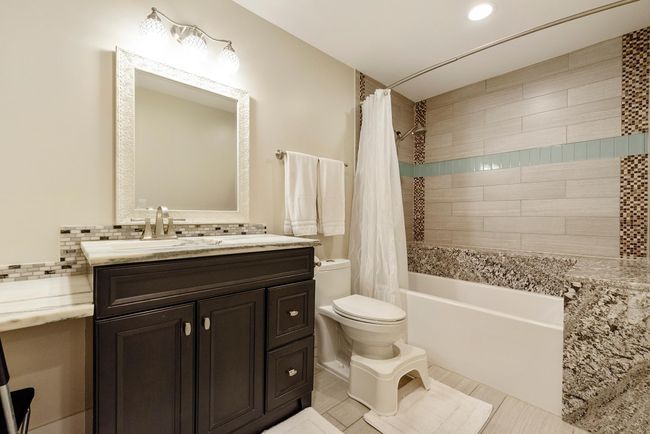 Private full bathroom in the third bedroom | Image 35