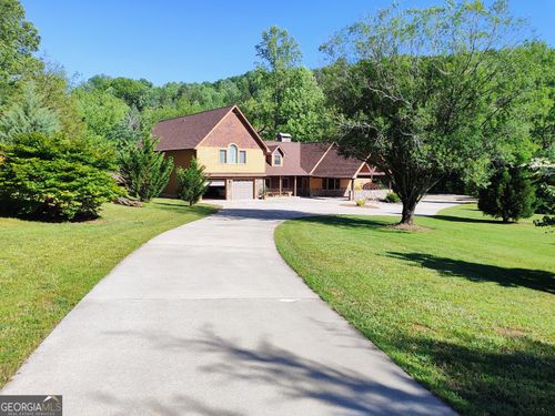 198 Stonecreek Dr, Franklin, NC, 28734-1357 | Card Image