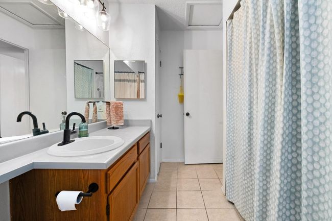 Laundry Closet in Bathroom | Image 18