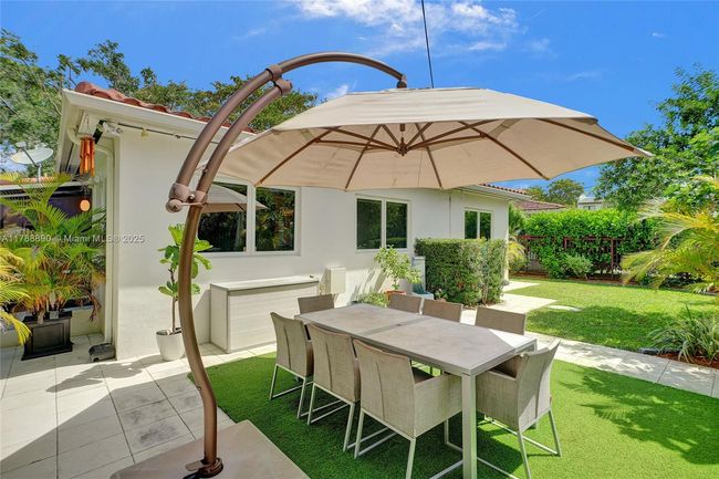 552 Alminar Ave, House other with 2 bedrooms, 2 bathrooms and null parking in Coral Gables FL | Image 21