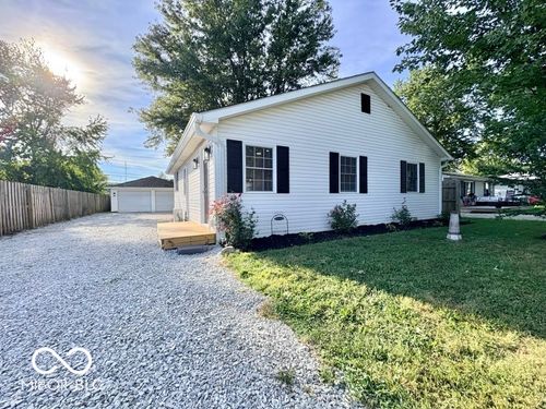 5717 N Clover Maple Dr, Fairland, IN, 46126-9734 | Card Image