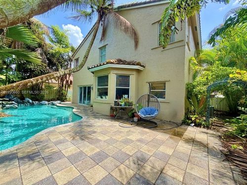 1040 Nw 185th Ave, Pembroke Pines, FL, 33029-3640 | Card Image