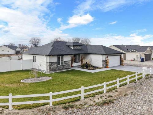 521 E 15th St, Rupert, ID, 83350-2212 | Card Image