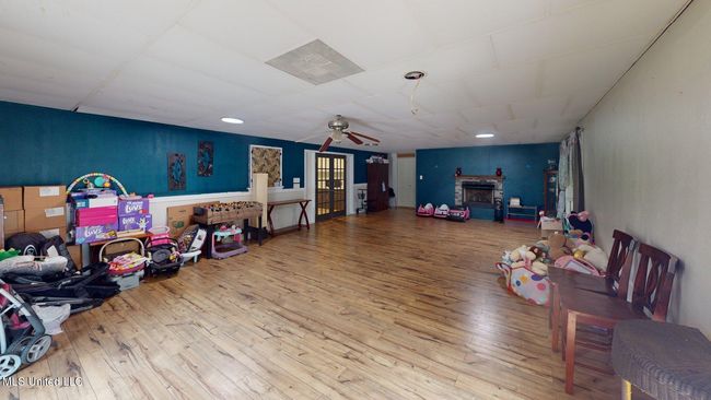 6400-Hans-Rd-Living-Room 2 | Image 24
