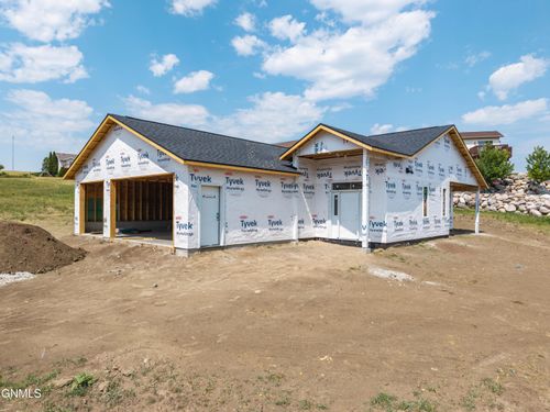 3004 Kingsley Road Nw, Mandan, ND, 58554 | Card Image
