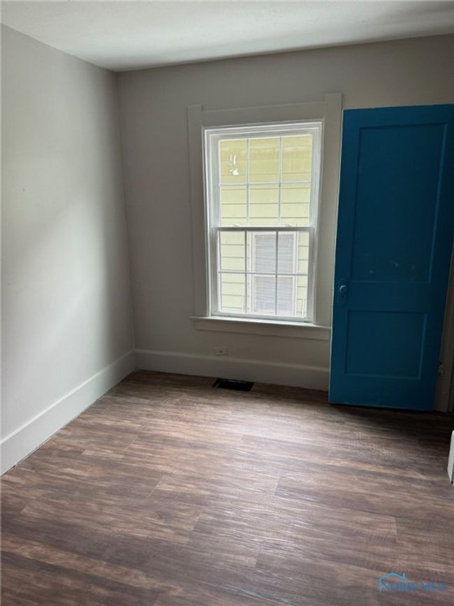 New flooring, new paint , new windows | Image 10