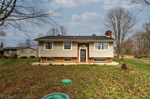 5468 Hoagland Blackstub Rd, Cortland, OH, 44410-9517 | Card Image