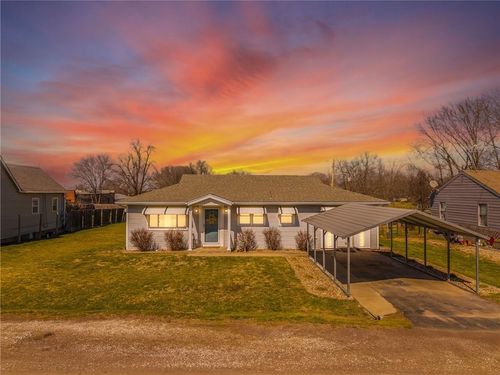 107 E Elm St, Polo, MO, 64671-9332 | Card Image