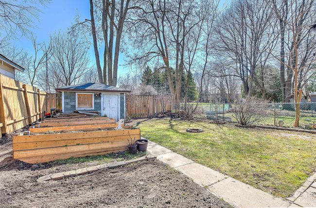 45 Mohegan Cres, House attached with 3 bedrooms, 2 bathrooms and 2 parking in London ON | Image 33