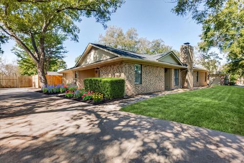 8105 Ravenswood Rd, Granbury, TX, 76049-4614 | Card Image