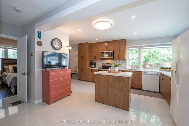 69 Eldomar Ave, House other with 4 bedrooms, 3 bathrooms and 5 parking in Brampton ON | Image 9