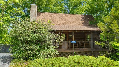 746 Nighthawk Way, Pigeon Forge, TN, 37863-4328 | Card Image