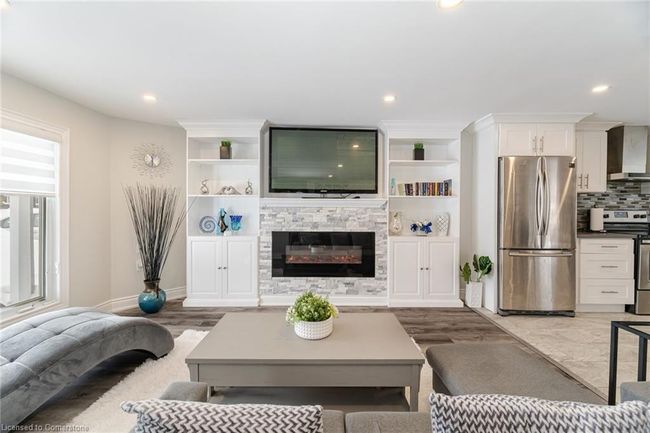 512 Pinetree Cres, House other with 3 bedrooms, 3 bathrooms and 4 parking in Cambridge ON | Image 13