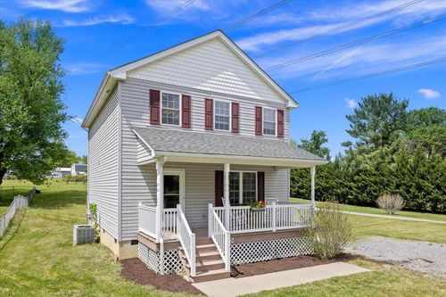 385 National Ave, STAUNTON, VA, 24401 | Card Image