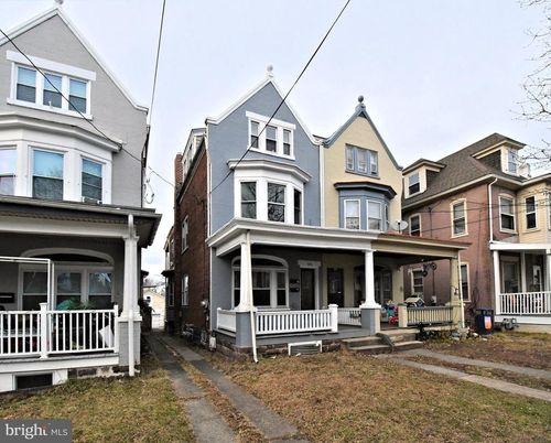 379 N Charlotte St, Pottstown, PA, 19464-5361 | Card Image