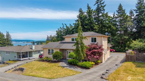 2140 Sw Vista Park Dr, Oak Harbor, WA, 98277-8197 | Card Image