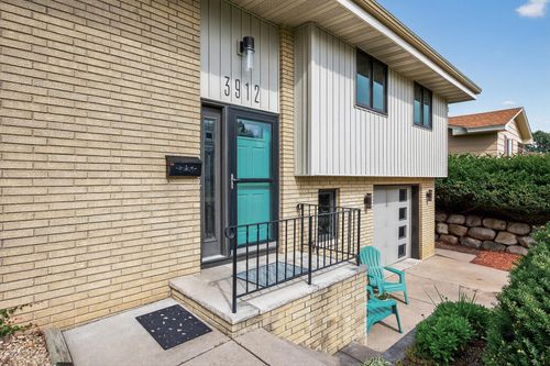 3912 Cleveland St Ne, Columbia Heights, MN, 55421-4136 | Card Image
