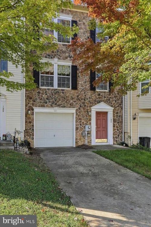 134 Raphael Ct, MARTINSBURG, WV, 25403-3903 | Card Image