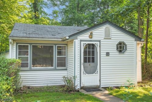 47 Eugene Rd, Hopatcong, NJ, 07843-1537 | Card Image