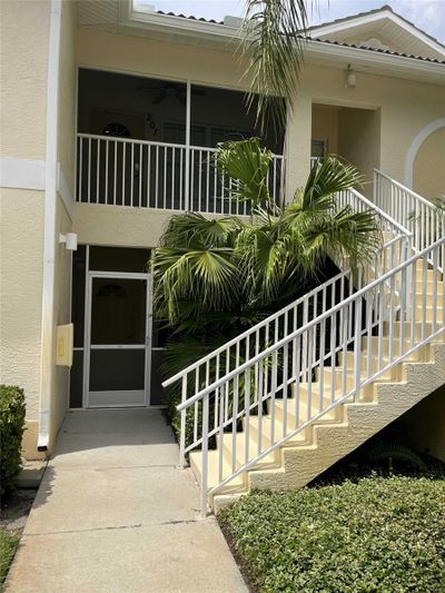 201 - 200 Mirabella Circle, Condo with 2 bedrooms, 2 bathrooms and null parking in VENICE FL | Image 2