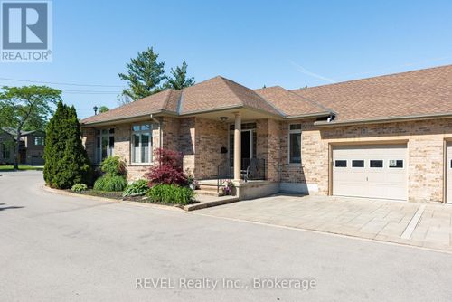 1-139 Glendale Ave, St Catharines, ON, L2T2K2 | Card Image