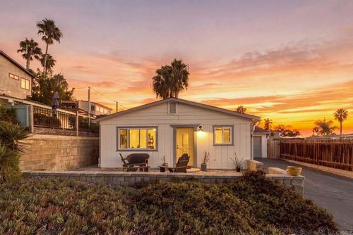 55 E E St, Encinitas, CA, 92024-3612 | Card Image