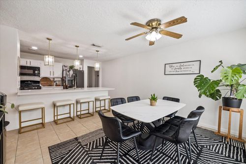 11526 Villa Heights Dr, Houston, TX, 77066-5109 | Card Image