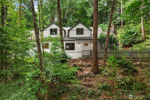 22651 Se 56th St, Issaquah, WA, 98029-5282 | Card Image