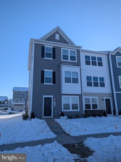 212 Swan Field Ave, RANSON, WV, 25438-4625 | Card Image