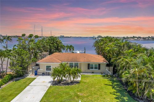 7121 Bay St, ST PETE BEACH, FL, 33706-1926 | Card Image