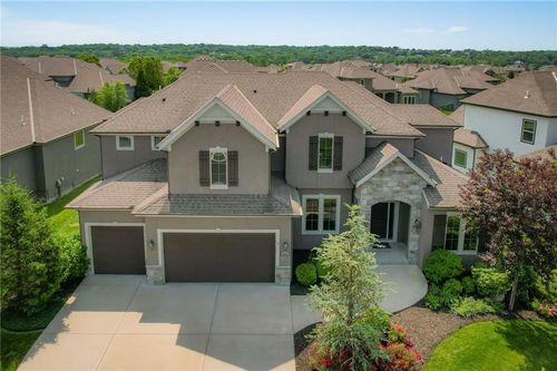 15601 Windsor St, Overland Park, KS, 66224-5928 | Card Image