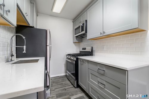 apt-5b-140 Grove St, Stamford, CT, 06901-1833 | Card Image