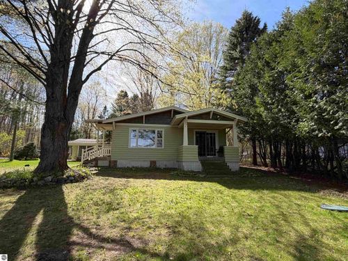 11321 Muskie Way, Ellsworth, MI, 49729-9521 | Card Image