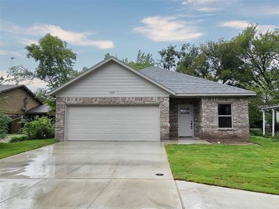 1008 S Alamo Street, House other with 3 bedrooms, 2 bathrooms and null parking in Weatherford TX | Image 1