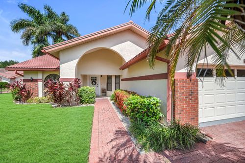 581 Country Walk Ct, NAPLES, FL, 34104-6728 | Card Image