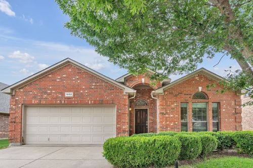 1602 Deer Crossing Dr, Arlington, TX, 76002-4314 | Card Image
