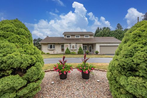 S94W14409 Groveway Ln, Muskego, WI, 53150-4617 | Card Image