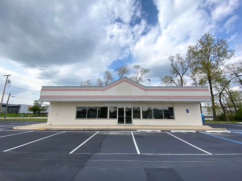 2306 Calumet Ave, Valparaiso, IN, 46383-2712 | Card Image