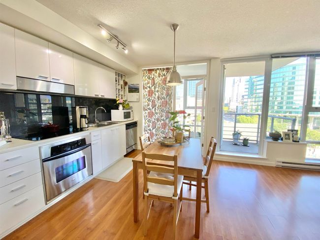 905 - 602 Citadel Parade, Condo with 1 bedrooms, 1 bathrooms and 1 parking in Vancouver BC | Image 5