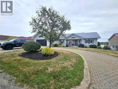 1295 Riverside Dr, Bathurst, NB, E2A4X2 | Card Image