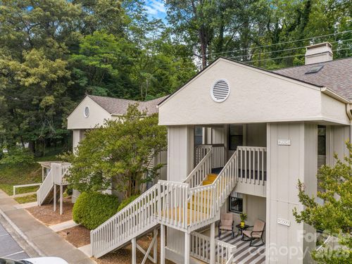 2604 Vineyard Blvd, Asheville, NC, 28805-2469 | Card Image