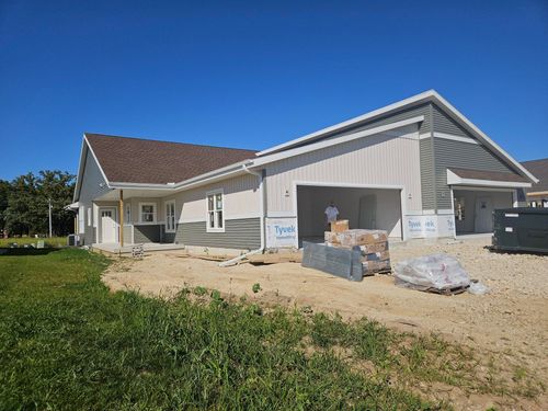 34-3717 Newcastle Dr, Janesville, WI, 53546-8813 | Card Image