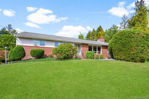 46 Skyview Dr, Poughkeepsie, NY, 12603-1427 | Card Image