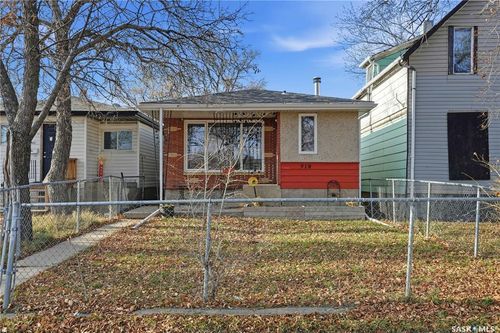 918 Garnet St, Regina, SK, S4T2X5 | Card Image