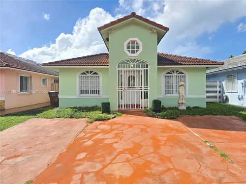 7456 W 34th Ct, Hialeah, FL, 33018-1702 | Card Image