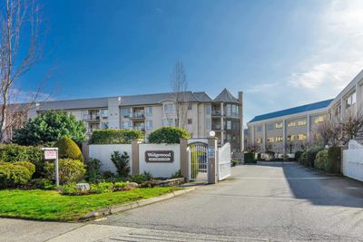 202 - 2626 Countess St, Condo with 2 bedrooms, 2 bathrooms and 1 parking in Abbotsford BC | Image 2