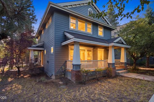 1374 Nw Fort Clatsop St, Bend, OR, 97703-5524 | Card Image