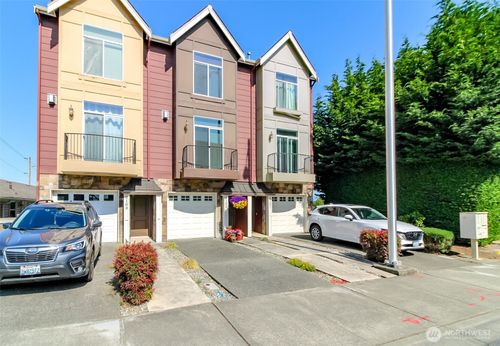 2105 Yakima Ave, Tacoma, WA, 98405-3848 | Card Image