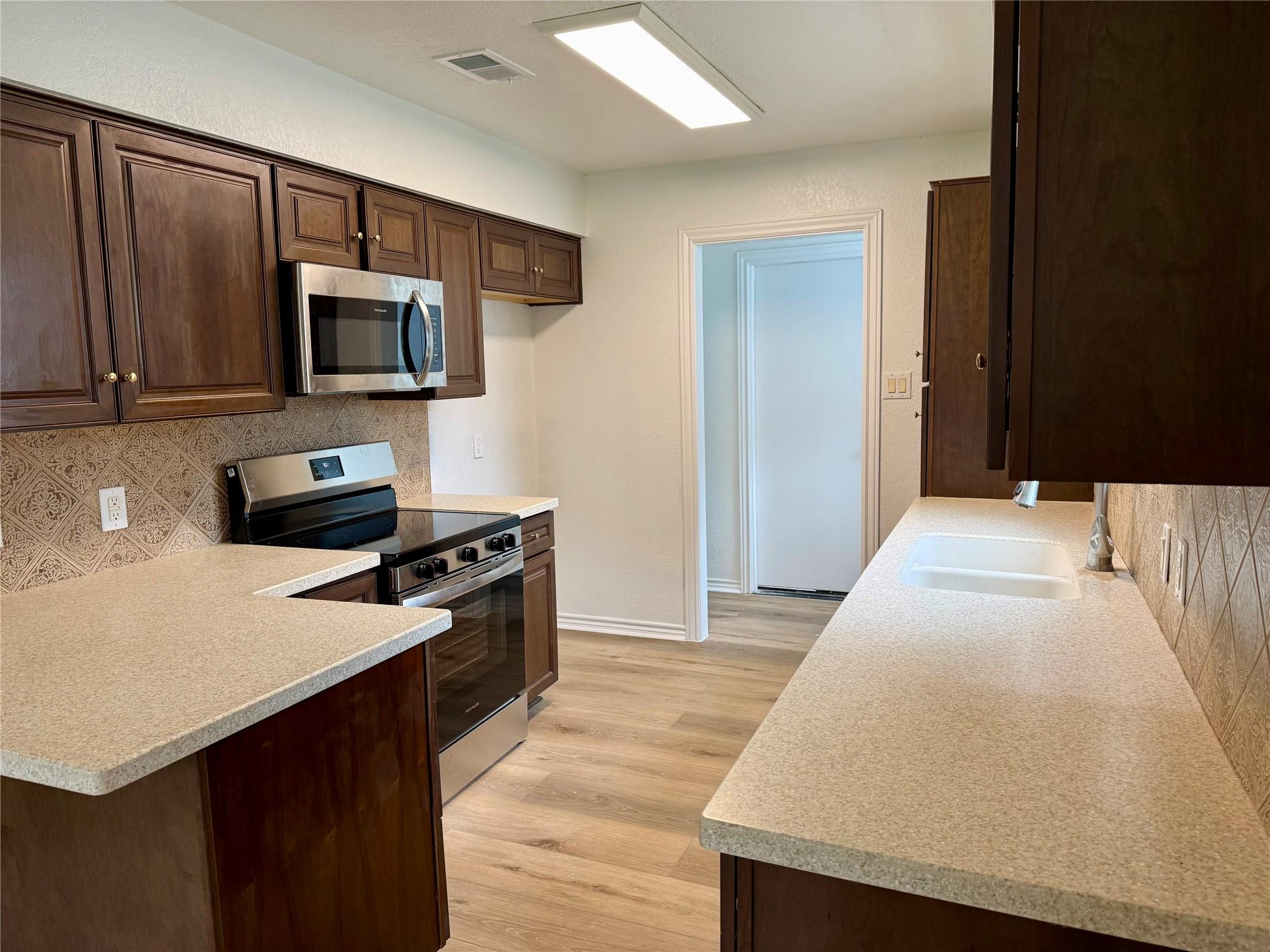 Residential Lease in Seabrook 2