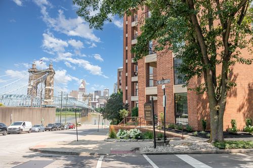 301-100 Riverside Pl, Covington, KY, 41011-5700 | Card Image